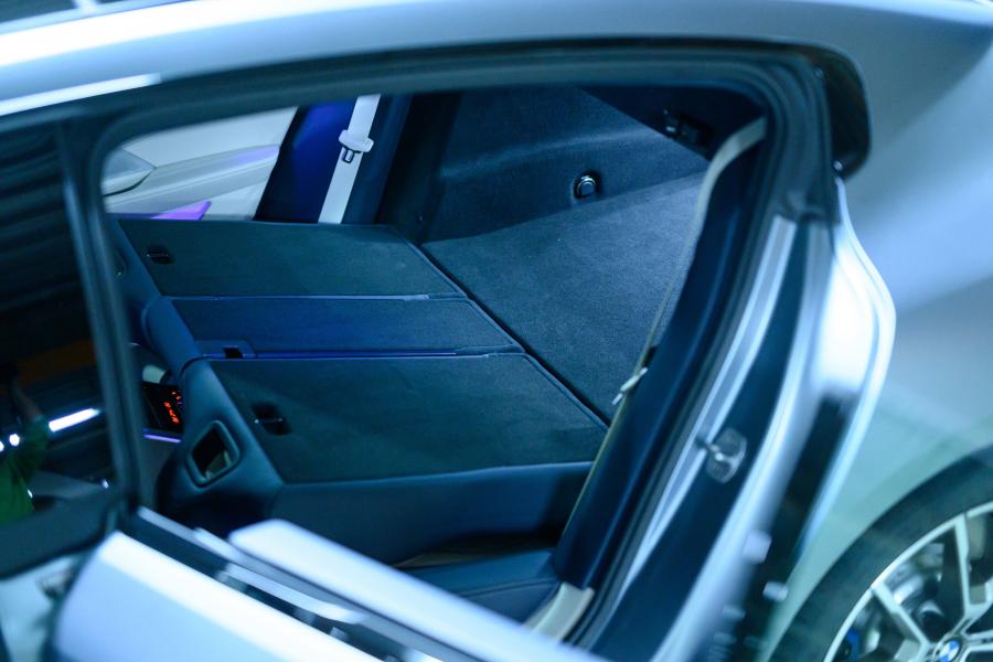 Интерьер BMW M850i xDrive Gran Coupe (G16) 2019 года  (JP) (фото 18 из 27)